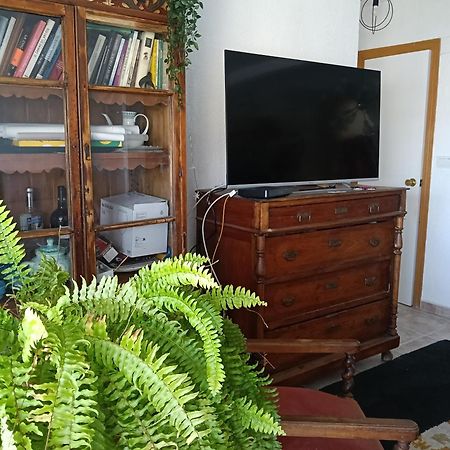 Coty'S Beach, Habitaciones En Casa Compartida ベナルマデナ エクステリア 写真