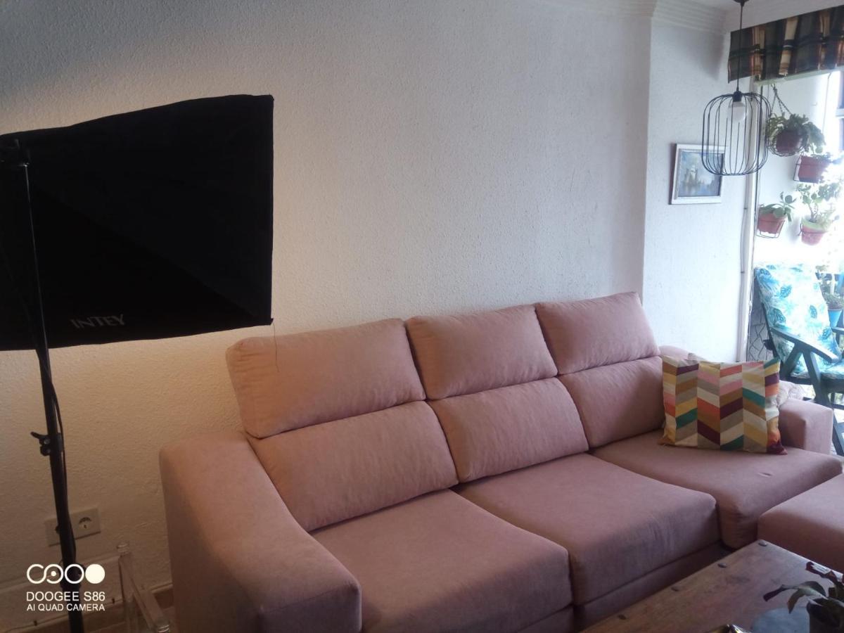 Coty'S Beach, Habitaciones En Casa Compartida ベナルマデナ エクステリア 写真