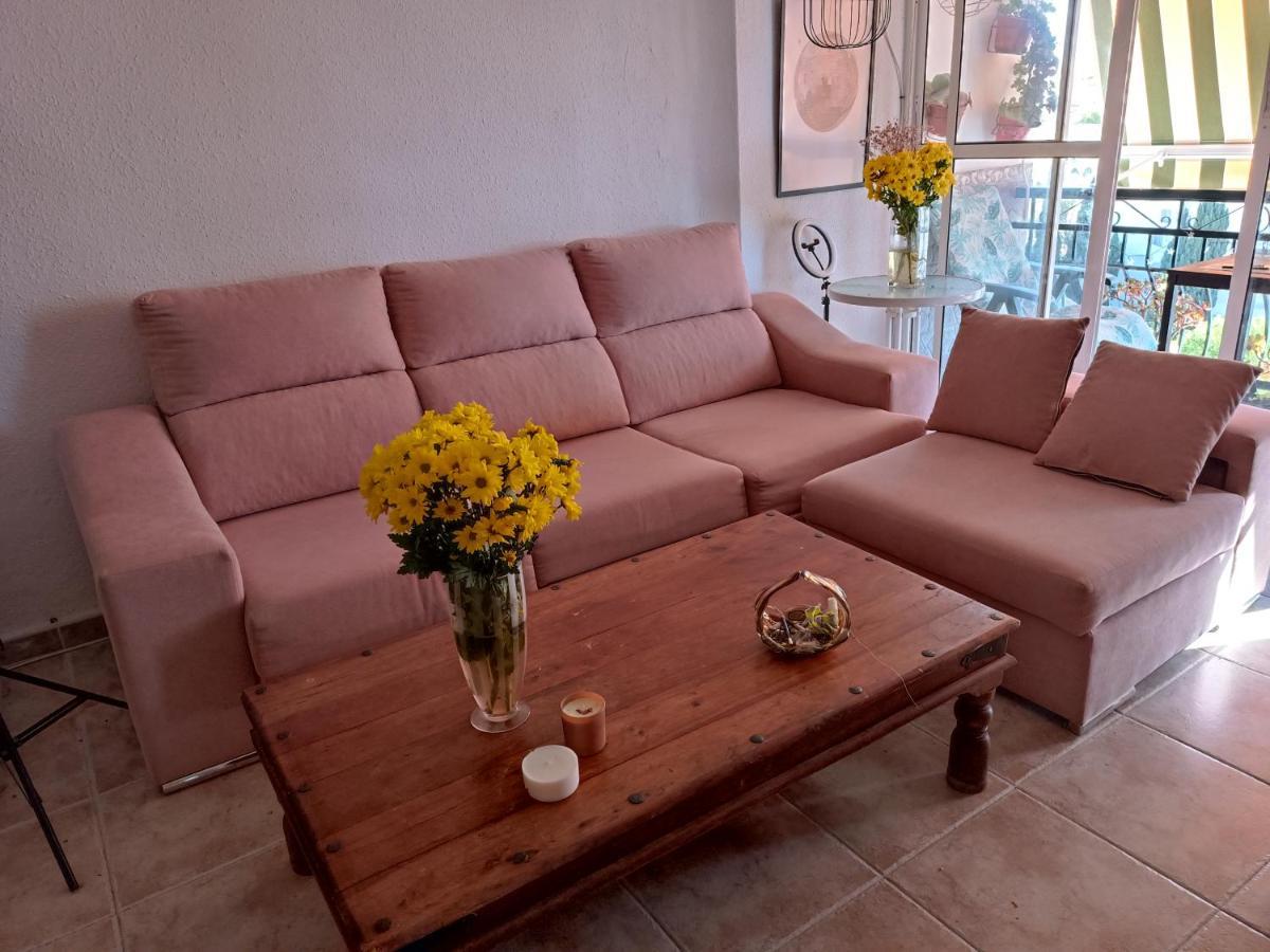 Coty'S Beach, Habitaciones En Casa Compartida ベナルマデナ エクステリア 写真